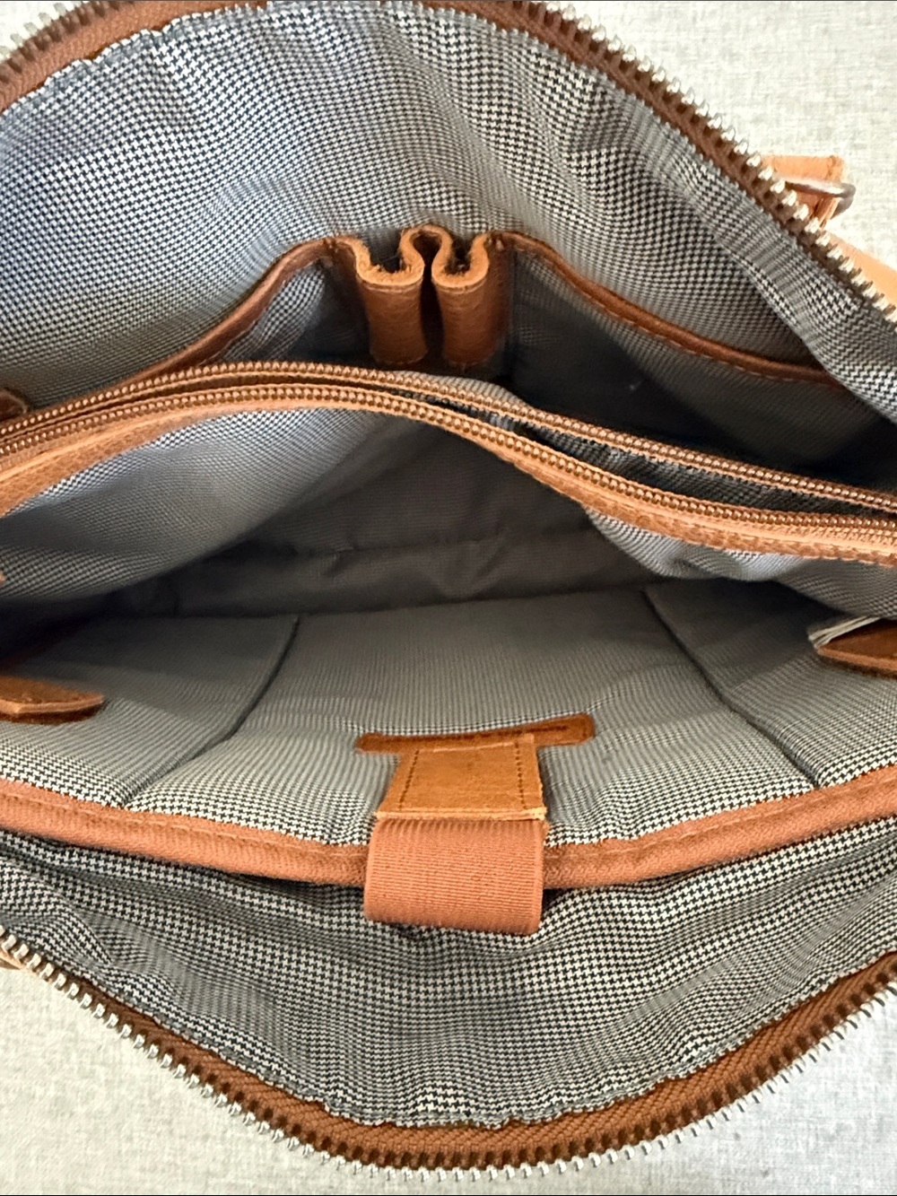 Spikes & Sparrow Cognac Leather Shoulder Bag - Picture 11 of 14